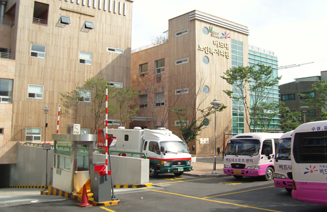 ���峻�簡���κ�������