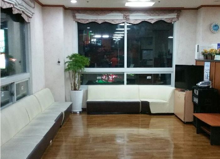 ���峻�簡���κ�������