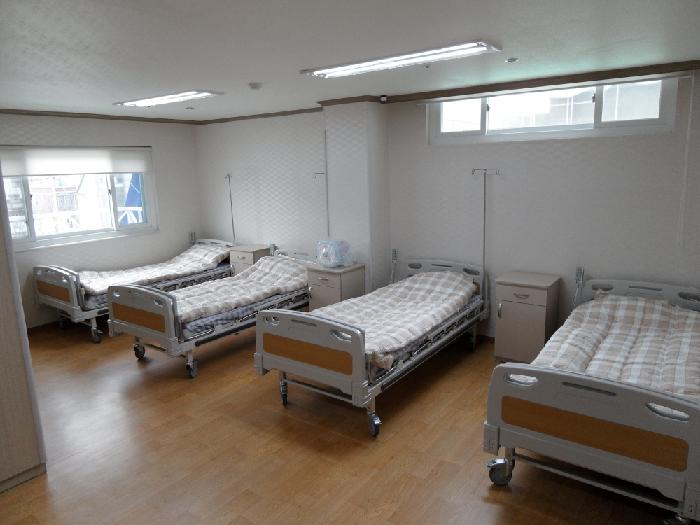 �ݰ���ο���