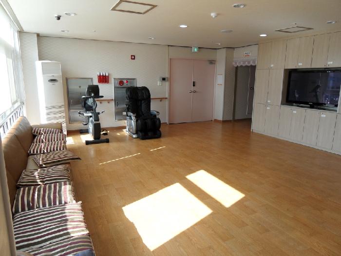 �ݰ���ο���